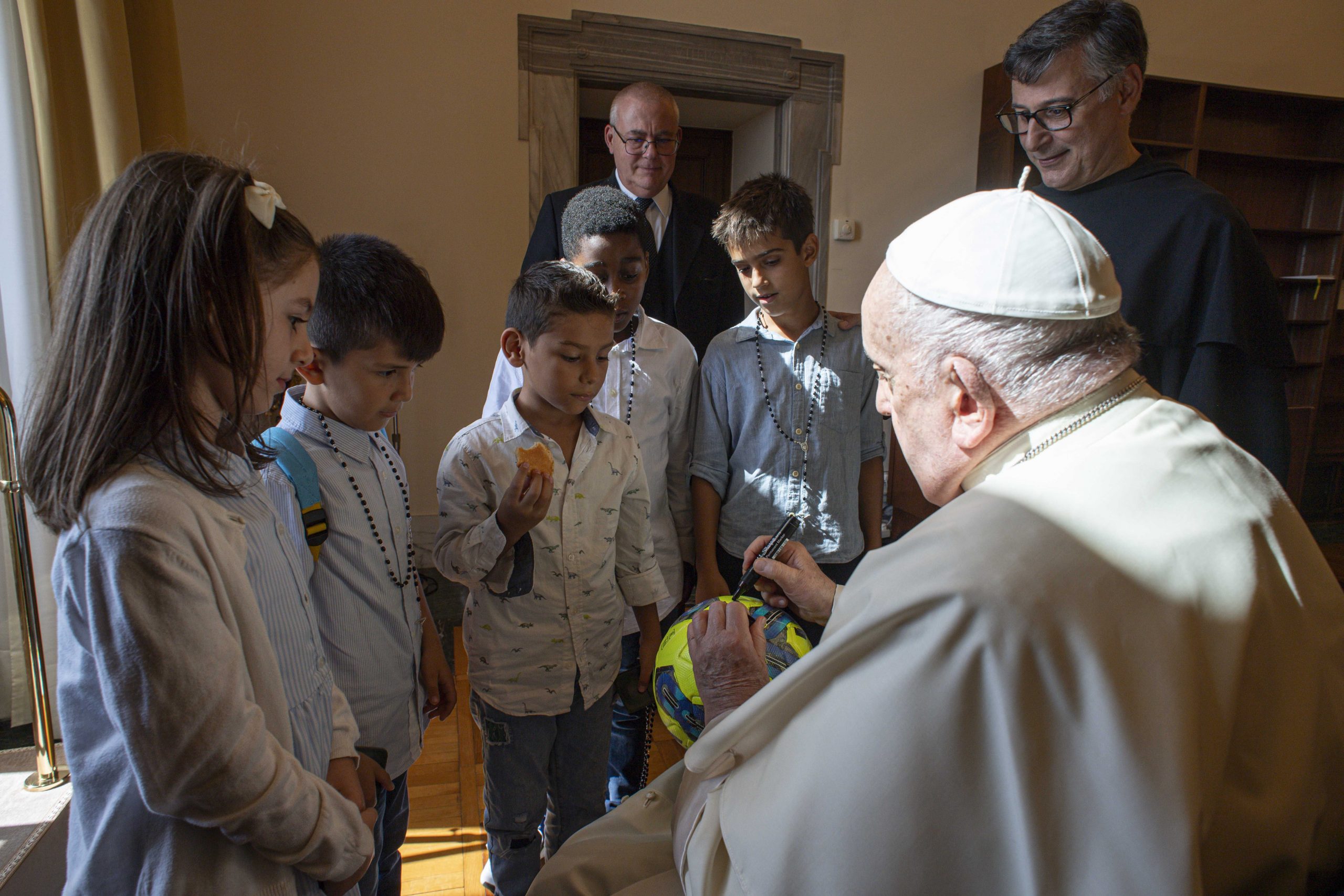 El Papa Francisco se reunirá con niños en la Ciudad del Vaticano el 6 de noviembre